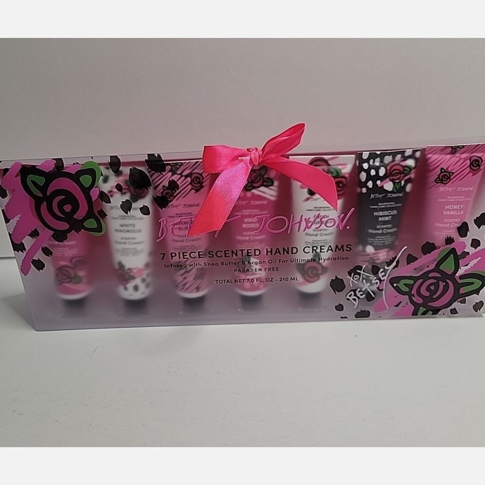BETSY JOHNSON 7 PIECE SCENTED HAND CREAMS All NEW